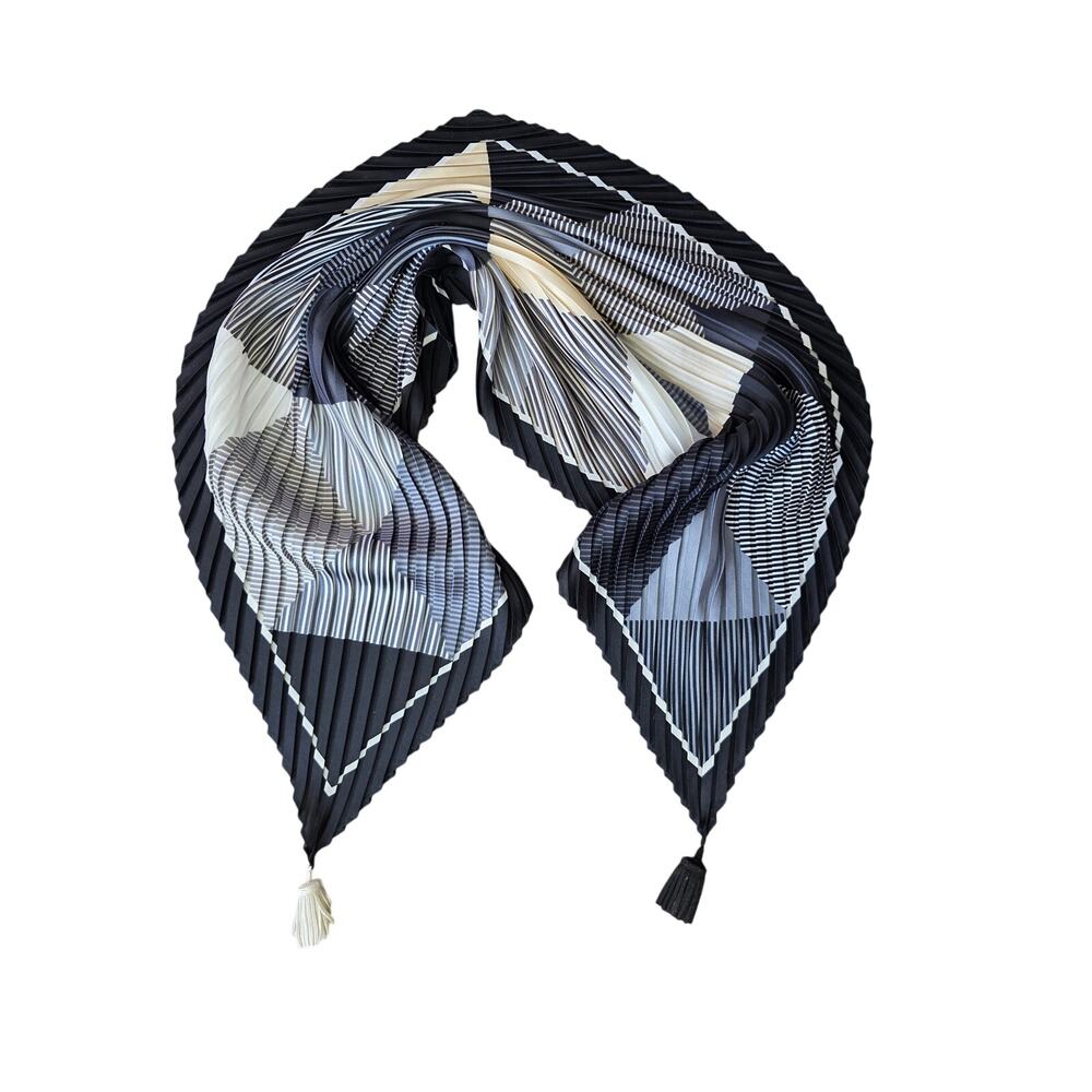 Pleated Multi Color with Border Diamond-Shaped Tassel Scarf